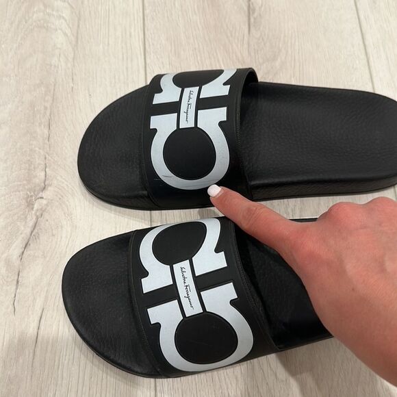 Salvatore Ferragamo Groove Gancini Pool Slide - Picture 11 of 13